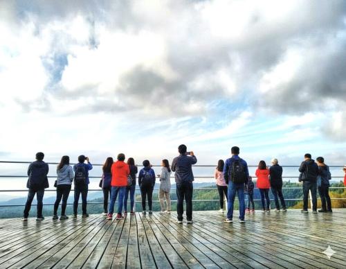 พช.จุฬาภรณ์ : ประชาสัมพันธ์สื่่อชุมชนท่องเที่ยว OTOP นวัตวิถี ด้วยเทคโนโลยี AI โดยการประยุกต์ใช้เทคโนโลยี Generative AI จุดชุมวิวสามตำบล 